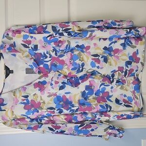 Investments 3/4 Balloon Sleeve V-neck Ruffle Detail Plus Blouse:White Floral: 2X